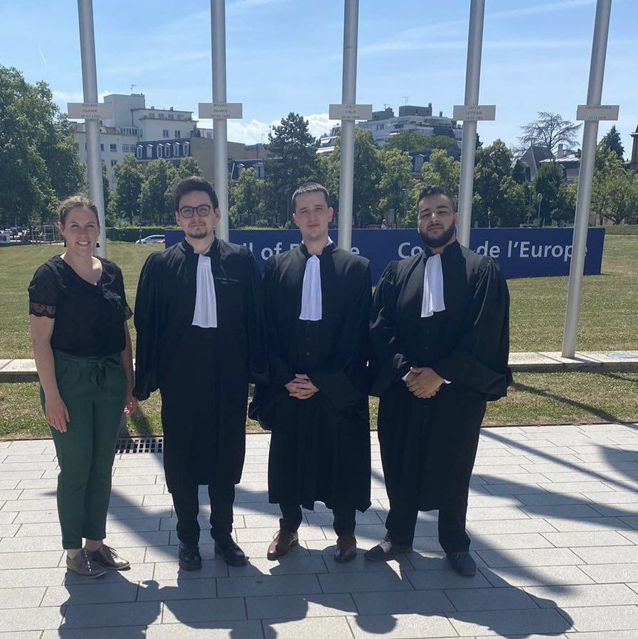 Félicitations à Harold Maignan, Hugo Lemoine et Quentin Vigier, nos trois étudiants tourangeaux des masters  Droit européen et Droit public, pour leur 5e place au prestigieux concours Cassin ! Soyez fiers de vous. Big up, évidemment, à Auriane Dirou, leur incroyable encadrante 💪🏻