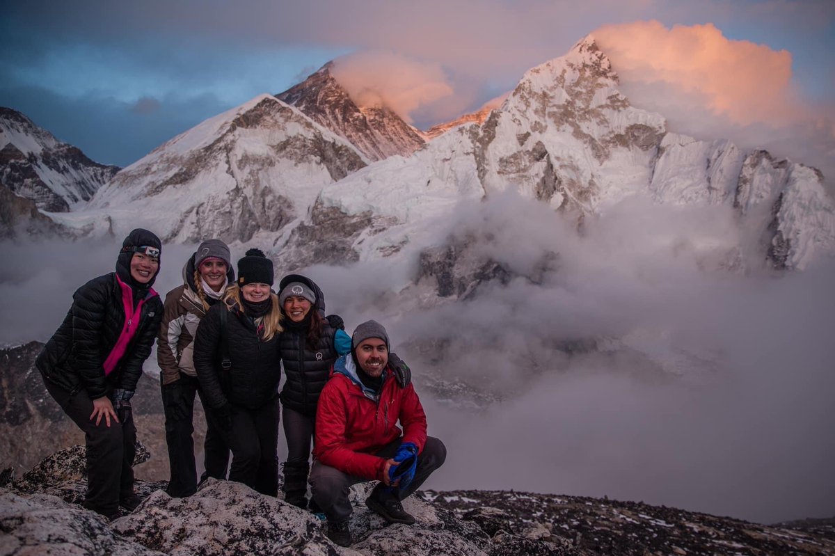 bishnu_gole's tweet photo. Entire sunset view from Kalapathar
(5,545m)
#Mt_Everest_Base_Camp
#Kalapathar
#sunset_view
#Marrontreks
#Anywhereplus https://t.co/5xAbhnEtYO