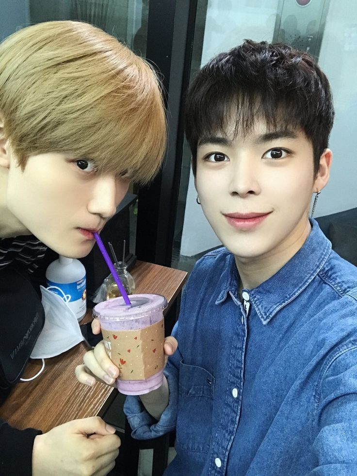 vrvryoenho's tweet photo. Happy Birthday BFF 🎉 @yongsewng https://t.co/hMl9BU97j4