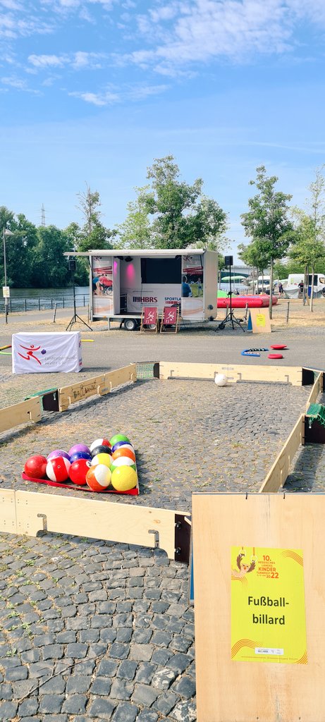 Will_Sonnenberg's tweet photo. Es ist wieder soweit: das #InklusionsMobil @lsb_hessen ist ab heute das ganze Wochenende mit #FußballBillard und #Boccia für Euch #MenschenMitBehinderung #Alle #Sport #Bewegung beim #HessischesLandesKinderTurnfest2022  - kommt vorbei vom 17.-19. JUNI in #Höchst @frankfurt https://t.co/0K5YZ99Sac