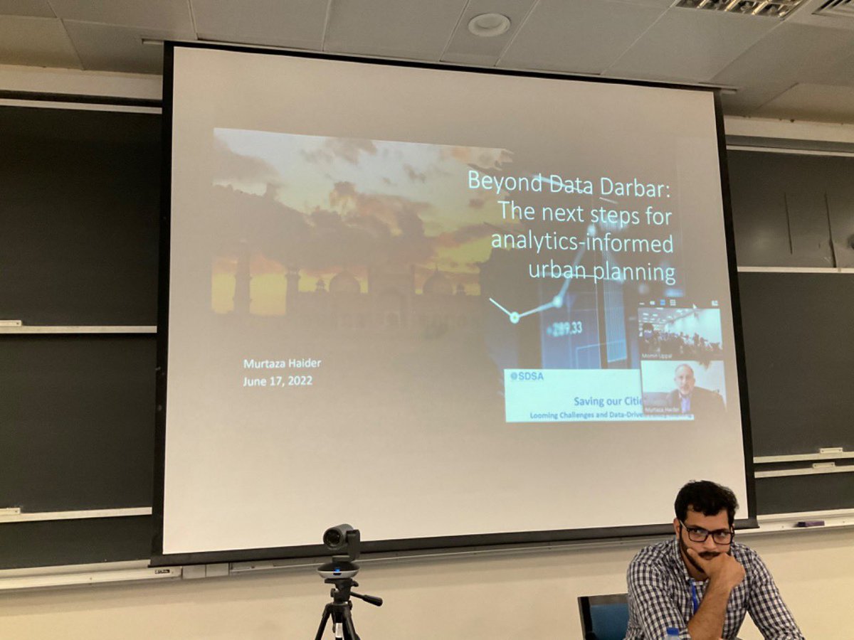 osama_sana's tweet photo. Murtaza Haider is in the house talking about supply side urban failures in Pakistan and how data can help. His talk topic was also wonderful “data darbar”. #savingourcities #DataScience #data #LUMS https://t.co/hHbfMQ5v2B