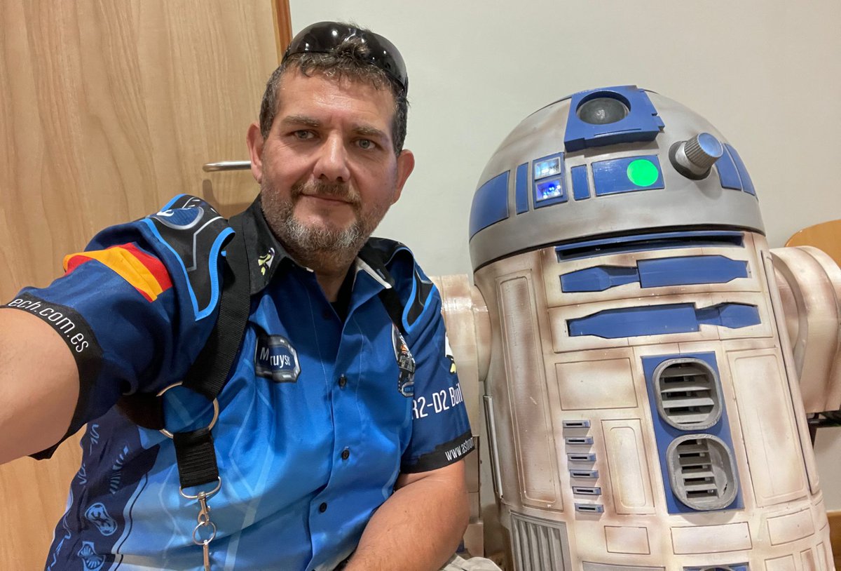 R2BuildersSpain's tweet photo. Nuestro compañero Cruiser y su R2-D2 están preparados para la Misión de donación de sangre con la 501 Spanish Garrison en Canarias
#spanishgarrison @legion501
#r2d2builders #r2d2buildersclub #r2d2buildersspain https://t.co/BhIGxBnwiC