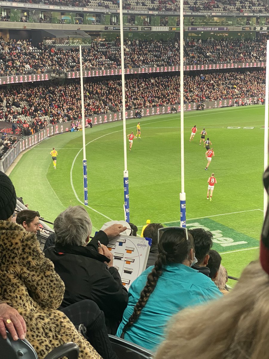 Just when you thought you had seen it all #AFLSaintsDons