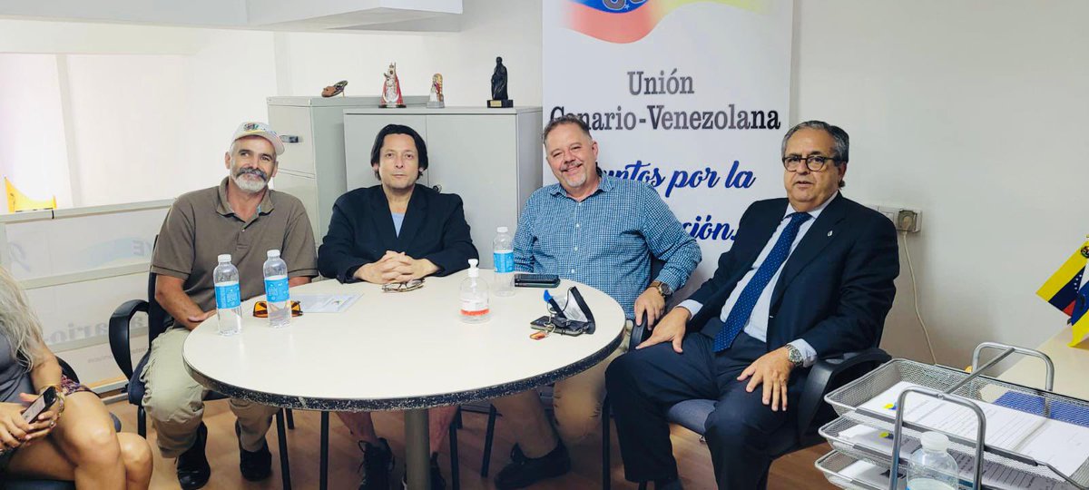 pptenerife's tweet photo. 🔵 La Comisión de Acción Exterior del PP de Tenerife recibió esta semana al Embajador (encargado) de Venezuela en Rumanía.

👉 Durante el encuentro, los asistentes compartieron información y reflexiones sobre cuestiones como la diáspora venezolana. https://t.co/x4fV36BoOd