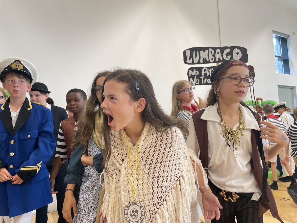EmbleyHampshire's tweet photo. Are you excited for the final show of our Year 6 production, Pirates of the Curry Bean, this evening? We certainly ‘arrgh!’ 🏴☠️ A big well done for the fab performance last night, and good luck from us for their final performance this evening! #TheEmbleyWay #EmbleyPrep #Drama https://t.co/N5p0iD1KFH