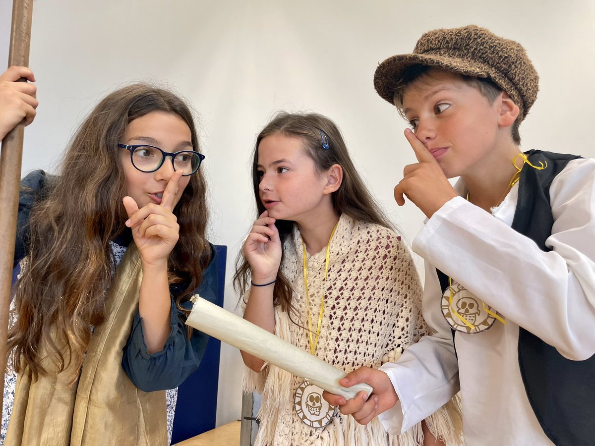 EmbleyHampshire's tweet photo. Are you excited for the final show of our Year 6 production, Pirates of the Curry Bean, this evening? We certainly ‘arrgh!’ 🏴☠️ A big well done for the fab performance last night, and good luck from us for their final performance this evening! #TheEmbleyWay #EmbleyPrep #Drama https://t.co/N5p0iD1KFH