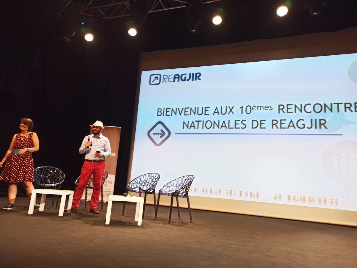 ReAGJIR's tweet photo. Le grand petit journal des #RencontresReAGJIR 2022
↪️ Actualités locales et nationales (avec l'énergie vivifiante de @Caragk et @ElisVct)
#AccèsAuxSoins #ANDPC #Coercition #ConventionnementDesRemplaçants https://t.co/OkZkG5qaxJ