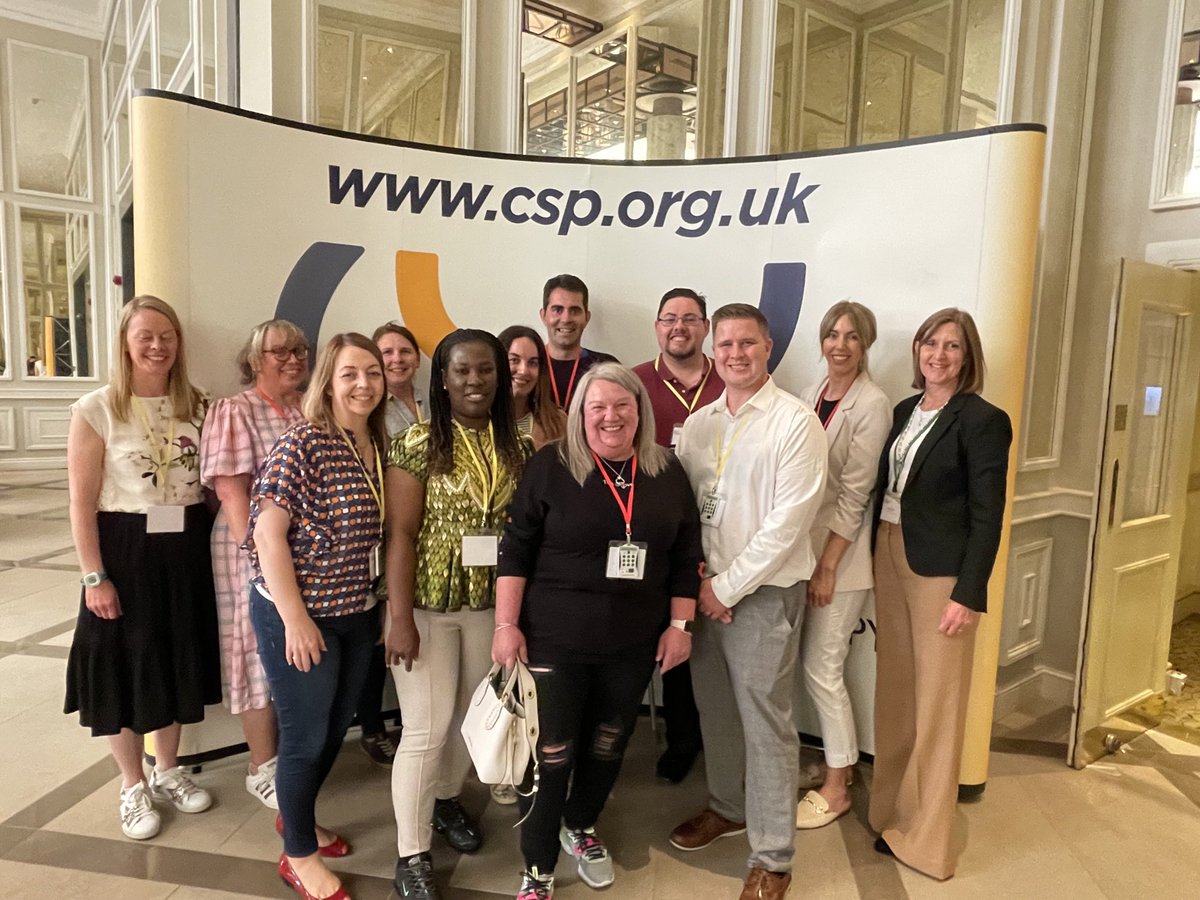 Finally managed to tweet this joyful photo of our fab ⁦<a href="/thecsp/">Chartered Society of Physiotherapy (CSP)</a>⁩ Associate members who attended #CSPARC22 
What an amazing bunch 🤩
And a welcome guest appearance ⁦<a href="/GabyFord2/">Gaby Ford</a>⁩ 😉