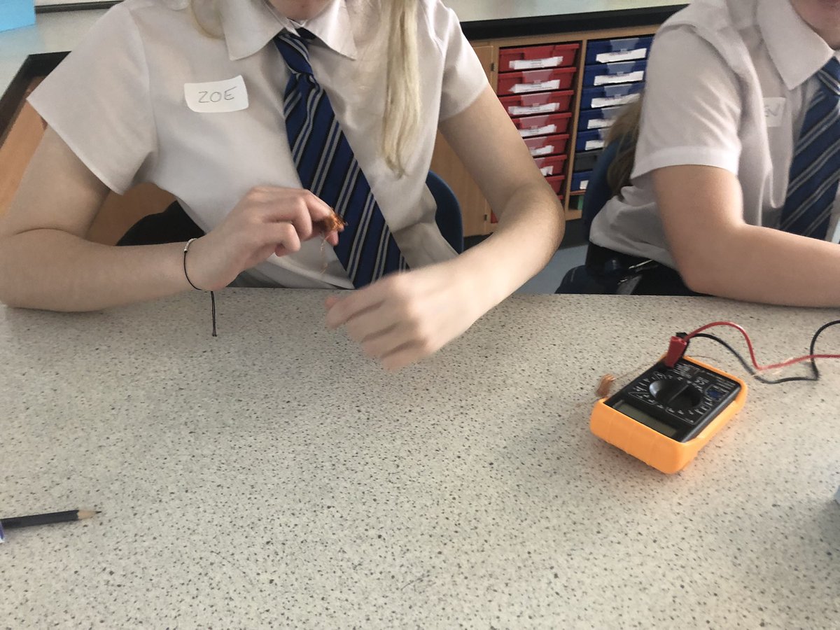 Our #EnergyQuest challenge today is to generate electricity to power a mobile phone! 📱 ⚡️ Our first attempt it to try using a copper wire and a magnet. 👀🧲