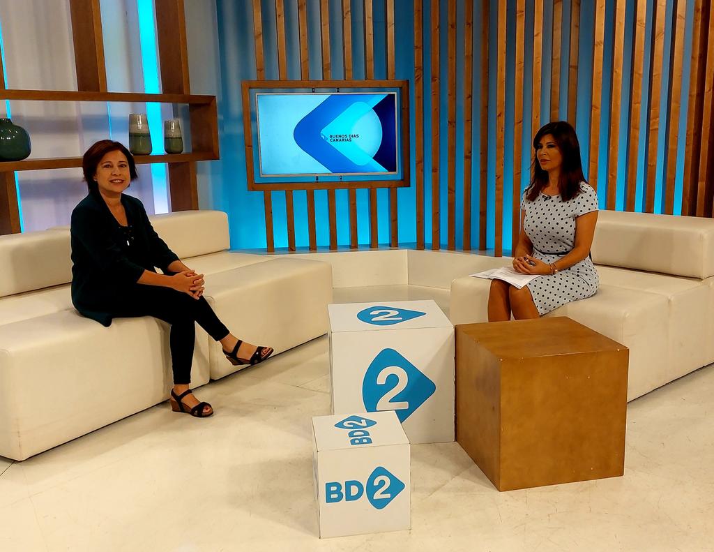 BDCanariasTV's tweet photo. #Covid_19 #vacunacion De la incubación de la cuarta dosis hablamos con Yvelisse Barrios, médico especialista en Inmunología del HUC. #PonLaTele  @RTVCes https://t.co/UvPjgdTXKk