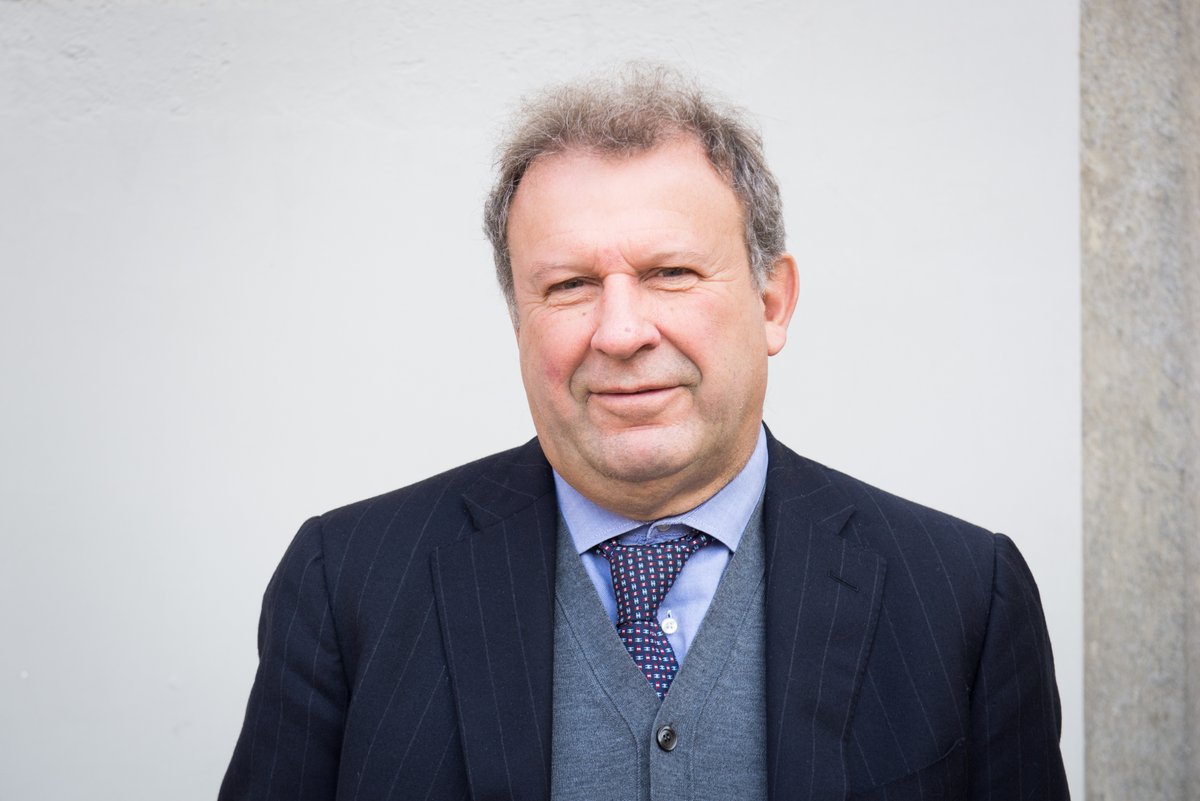 ilnotariato's tweet photo. 📣𝐆𝐢𝐮𝐥𝐢𝐨 𝐁𝐢𝐢𝐧𝐨 è il nuovo Presidente del Consiglio Nazionale del Notariato per il triennio 2022-2024. 
Eletti 𝐀𝐧𝐭𝐨𝐧𝐢𝐨 𝐀𝐫𝐞𝐧𝐢𝐞𝐥𝐥𝐨 Vice Presidente e 𝐂𝐞𝐬𝐢𝐫𝐚 𝐃𝐞 𝐌𝐢𝐜𝐡𝐞𝐥𝐞 Segretario del Consiglio. Leggi il comunicato qui https://t.co/Fwp27Ifgd2 https://t.co/R9E9Hzc492