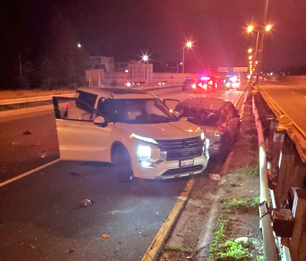 OPP_HSD's tweet photo. Two people are dead, one person in critical condition. 10:30pm EB #QEW/Cawthra Rd. Two vehicle collision, three  people involved, both vehicles blocking the left lane. Moments later a third vehicle collided into stopped vehicles. Driver of third vehicle minor injuries. https://t.co/SixGD0oQFp