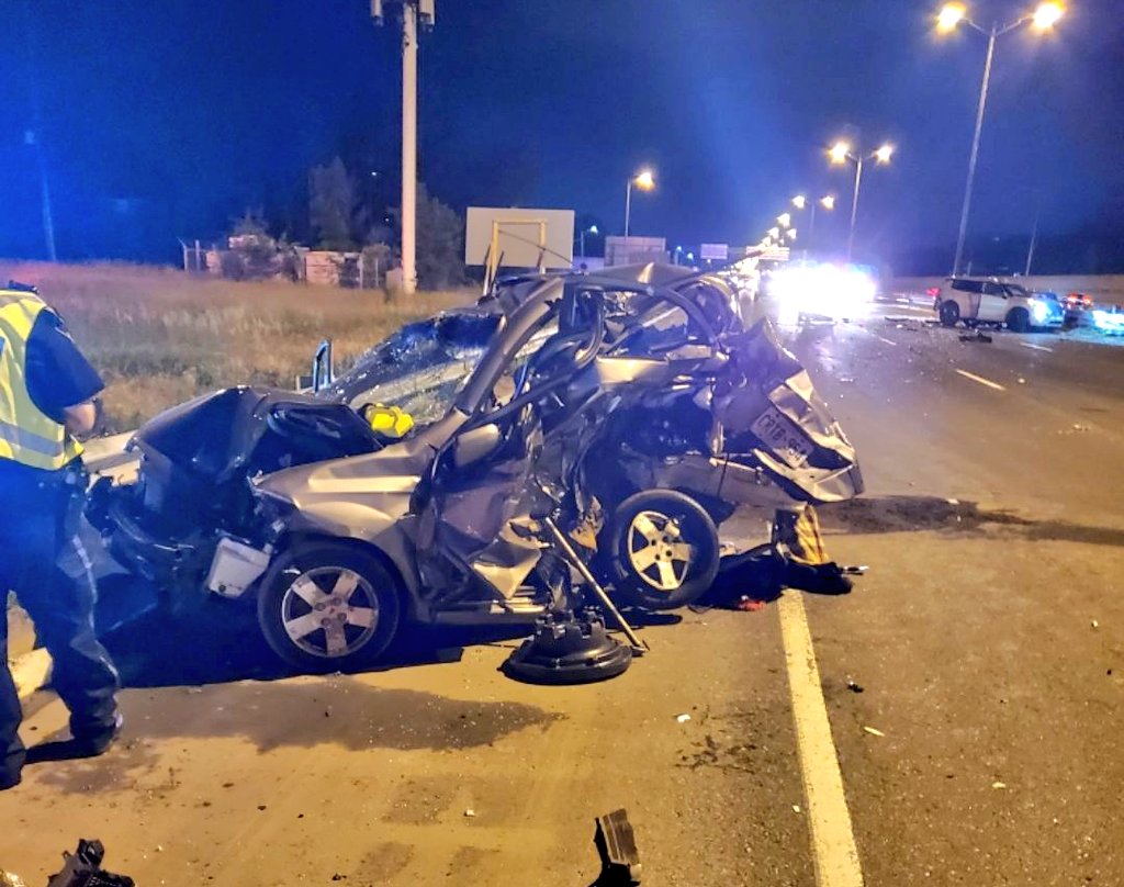 OPP_HSD's tweet photo. Two people are dead, one person in critical condition. 10:30pm EB #QEW/Cawthra Rd. Two vehicle collision, three  people involved, both vehicles blocking the left lane. Moments later a third vehicle collided into stopped vehicles. Driver of third vehicle minor injuries. https://t.co/SixGD0oQFp