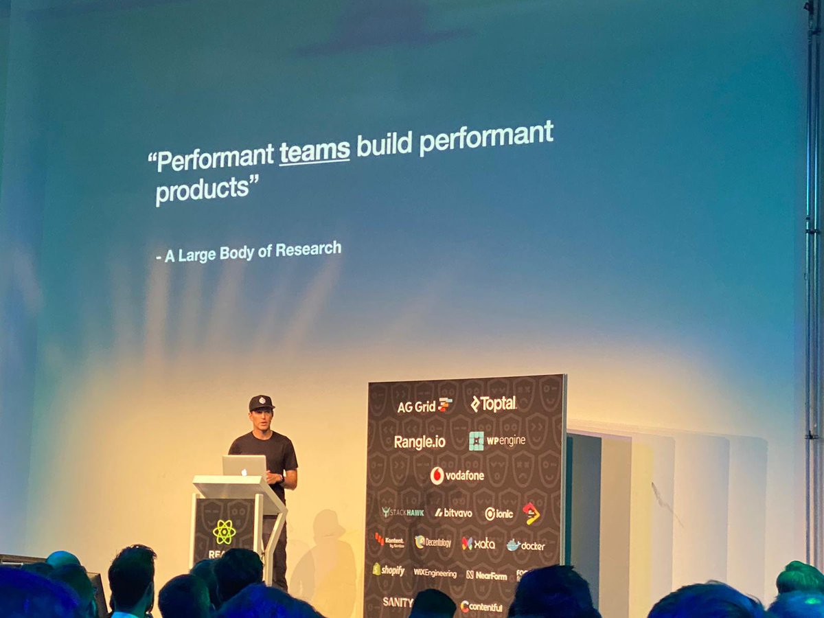 PricemoovEng's tweet photo. The people behind the code are more important than the technologies. Build a performant team and they’ll build a performant product. That sounds like an agility principle 🤔 #talent #HIRINGNOW #Agility #ReactSummit https://t.co/UvpeZdlAYu
