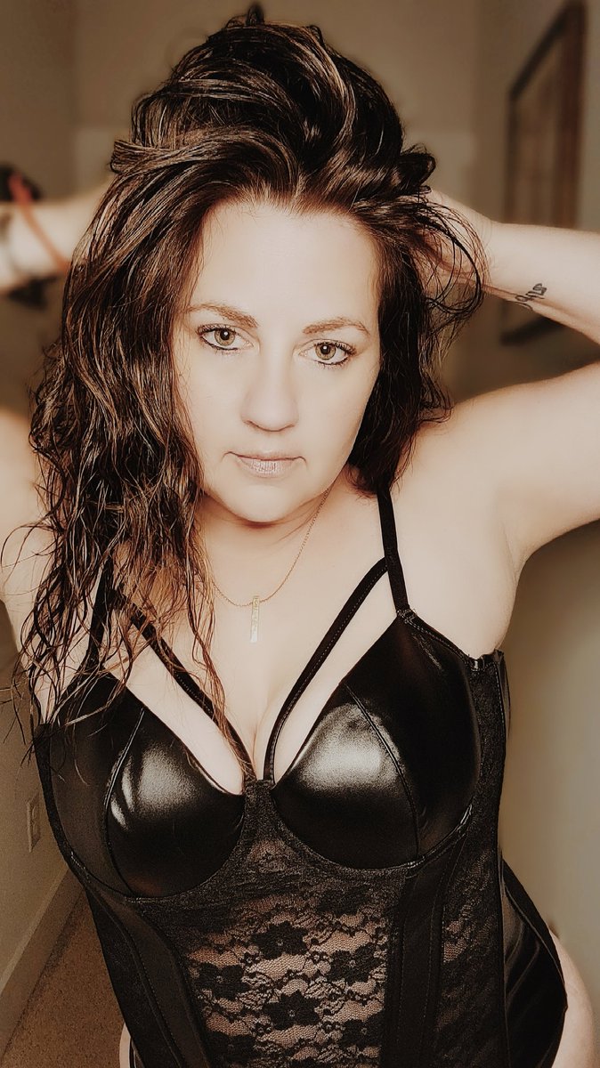 Slave4ugirl's tweet photo. Date me or fuck me? 💋 #of #onlyfans #onlyfansgirl #onlyfanspromo #onlyfansbabe #dateme #fuckme #lingerie #Boudoir #contentcreators #SubscribeNow #linkbelow #curves #sexy #beautiful https://t.co/0DqFxEXtiP https://t.co/I2IuCvTBpZ
