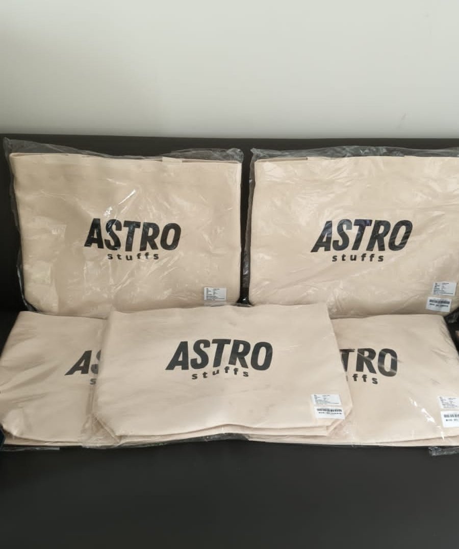 Astro Stuff - Tote Bag Rp.850.000 | DP.400.000 Start Shipping Indonesia minggu depan 

3pcs Left!!

#astrostuff #bbrightvc #brightwin