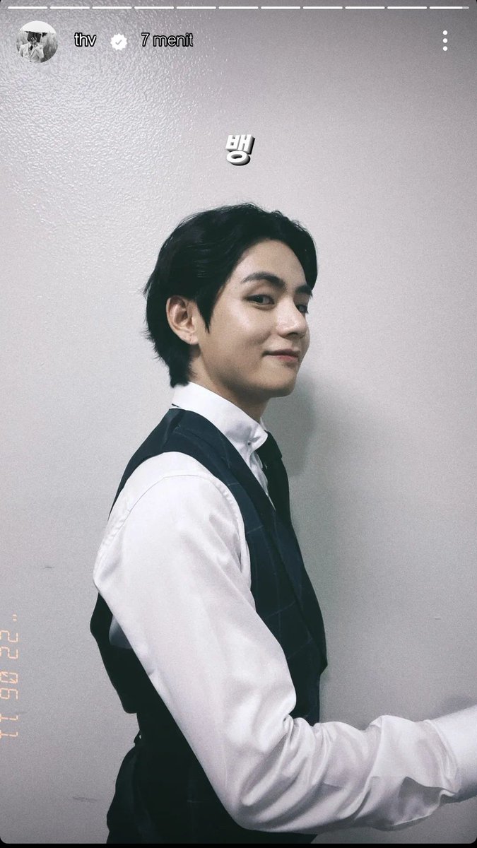 Emy050797's tweet photo. @BTS_twt__THV https://t.co/slZE41Zyy1