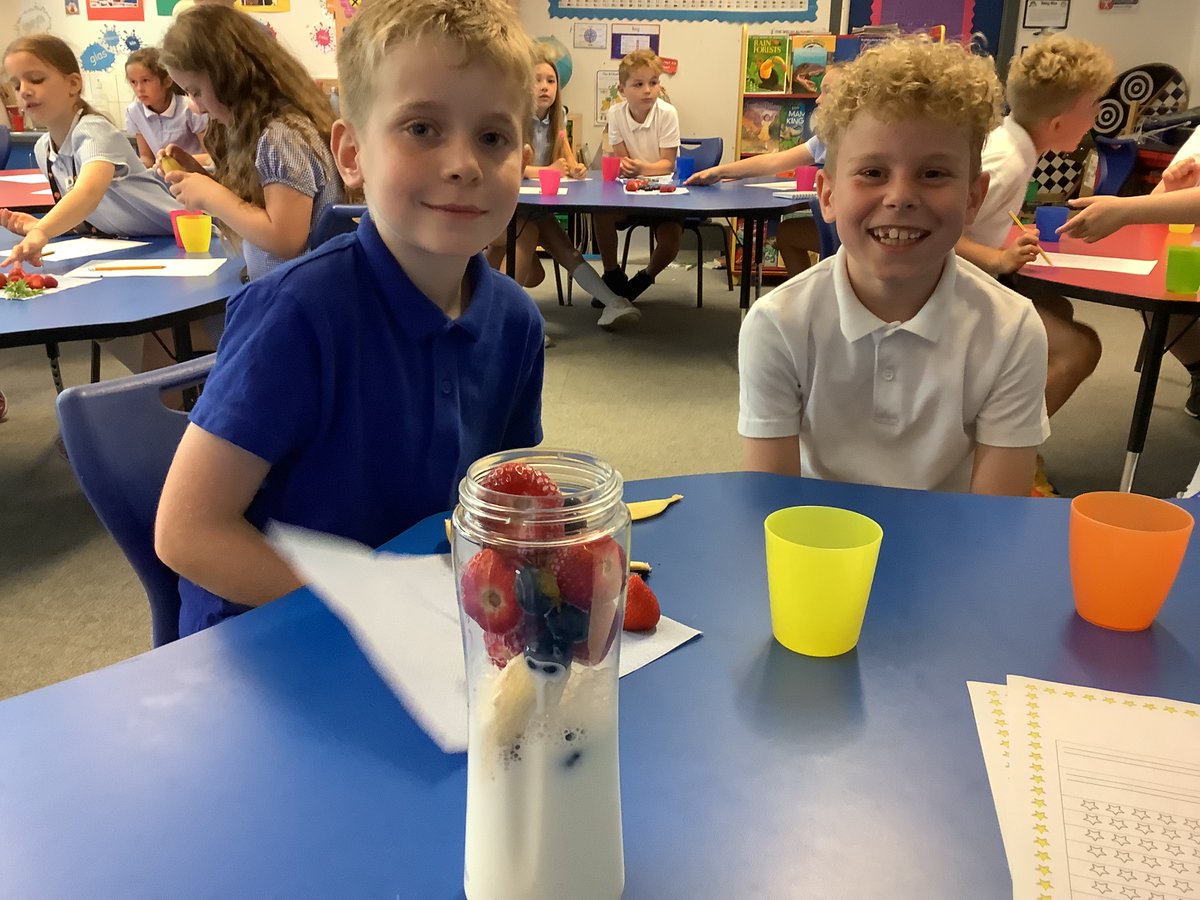 Year 4 smoothie making!