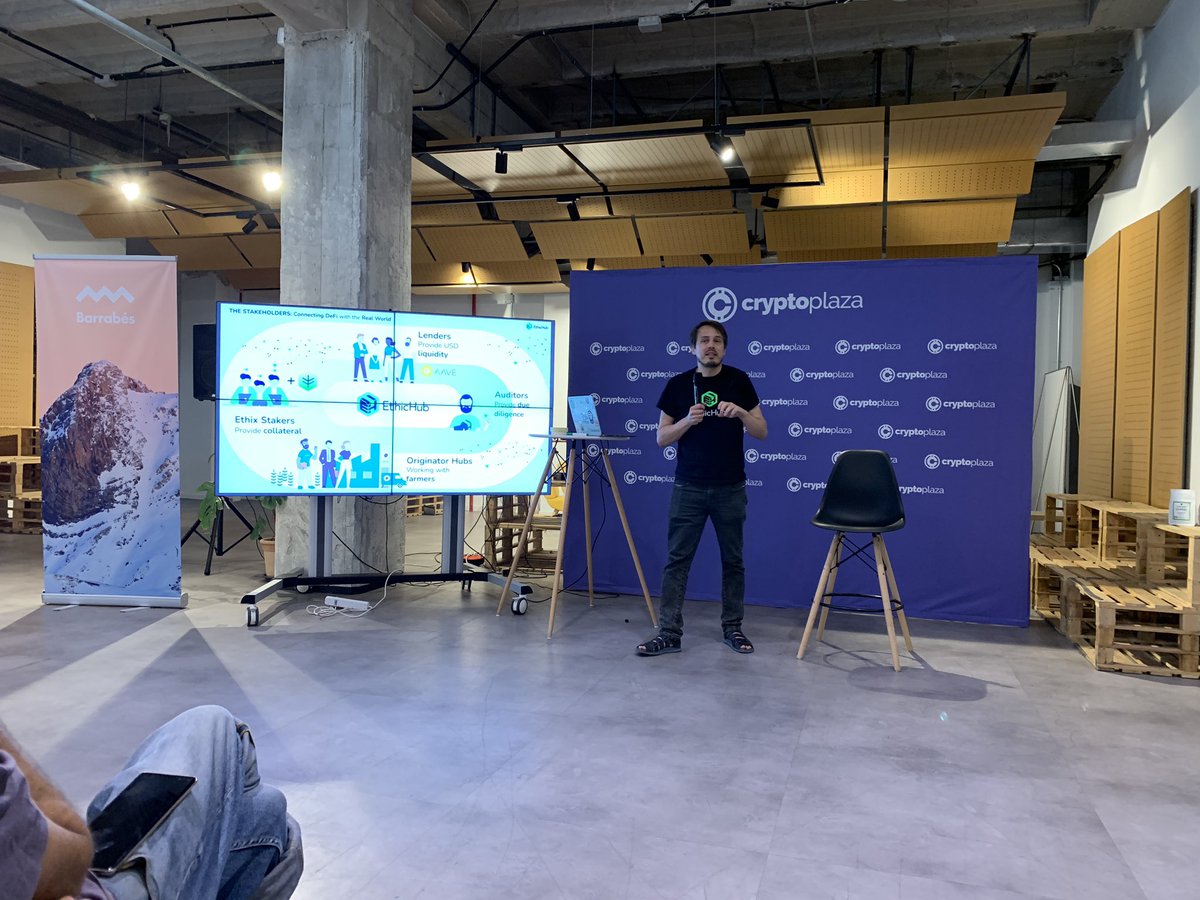 luisalrp's tweet photo. Mi pana @jori_armbruster hablando sobre #ReFi y cómo lo articula @EthicHub para ofrecer préstamos a pequeños agricultores desbancarizados. Otra charla top de la #CryptoSummerWeek de @cryptoplaza_es 🙌🏻 https://t.co/XVnxpqzBvO