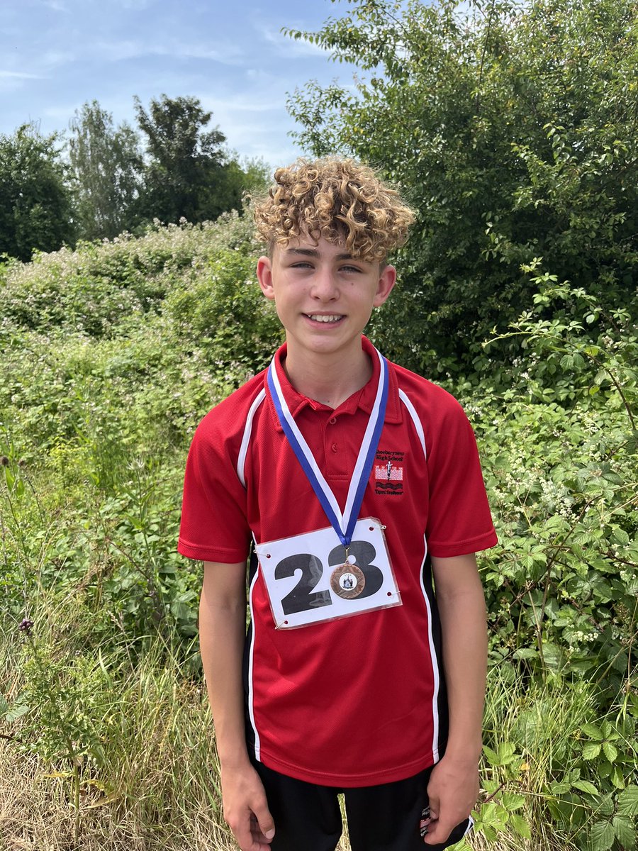 pe_shs's tweet image. Another bronze medal from the Borough athletics as Hayden finishes 3rd in the year 7 boys 800m 🥉🥉🥉