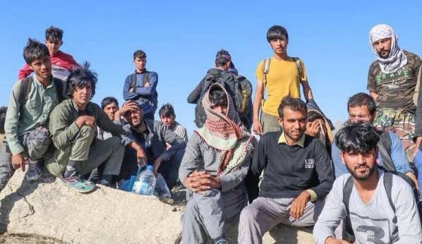 canvasevmez's tweet photo. TBMM İnsan Haklarını İnceleme Göç ve Uyum Alt Komisyonu’nun raporu:

"Afganistan’dan Türkiye’ye gelen düzensiz göçmenlerin çoğunluğu, ülkelerinde seküler yaşam tarzı süren, sosyal statüsü yüksek ailelerden oluşuyor." https://t.co/lwvVwopjbY