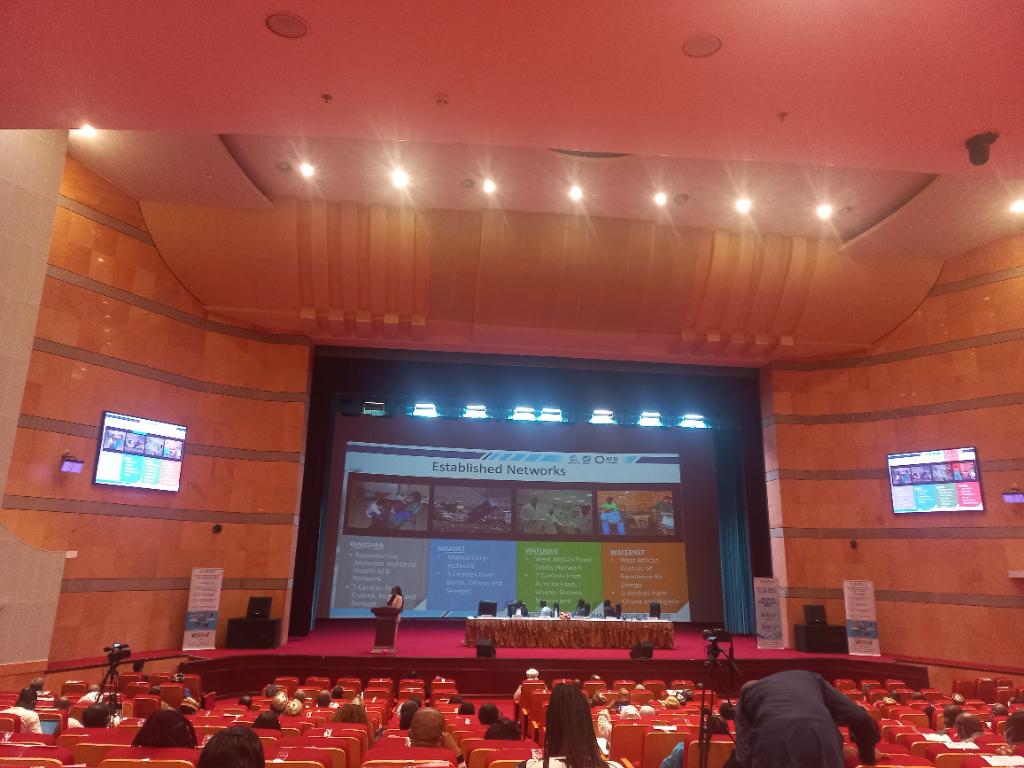 alvinhakizimana's tweet photo. #7thACEImpact Dr Sylvia Mkandawire,Responsable @the_ACEProject fait la presentation  sur le progrès des reseaux  regionaux soutenus par le projet.@the_ACEProject 
@Ruth Odufala 
#️⃣7thACEImpact #7eCEAImpact #enseignementsupérieur #Afrique #Africa https://t.co/Y8KTucgQUb