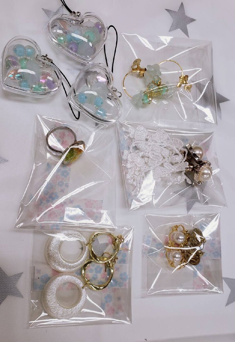 yoani_handmade's tweet photo. 追加情報‼︎
学院祭にて販売するハン��メイドの商品紹介‼︎

「ピアス」
「リング」
「キーホルダー」

いよいよ良い明日学院祭初日です。
皆様のご来店心よりお待ちしております。

#個性のサラダボウル https://t.co/artpkqXWwH