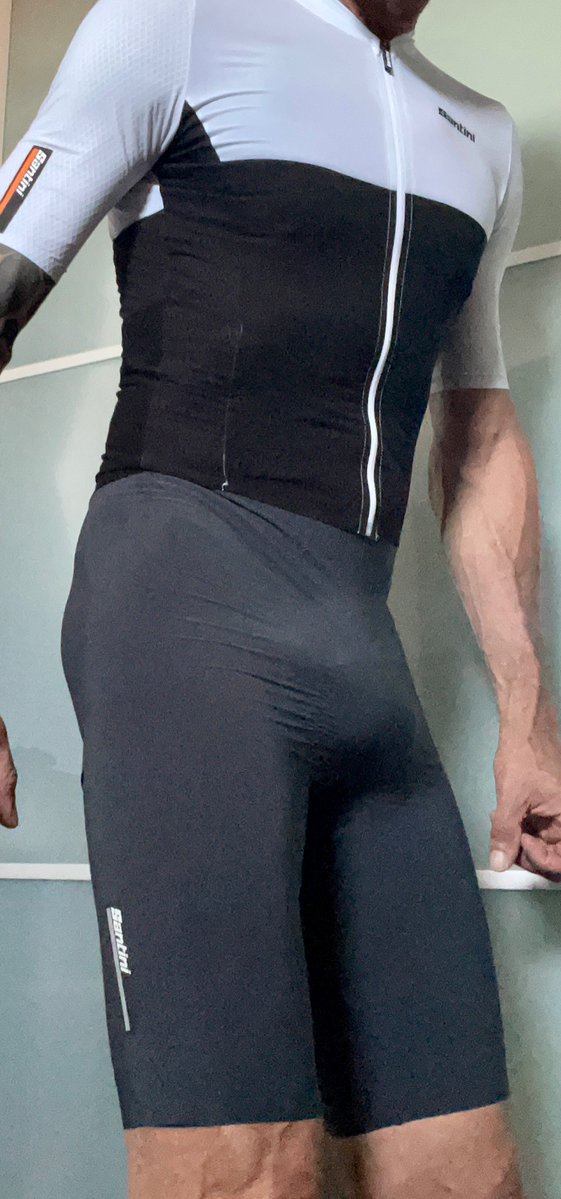 brollster020's tweet photo. New kit day! What do you think?

#speedsuit #cyslistbulge #horsehung # https://t.co/YbgRorkBpJ