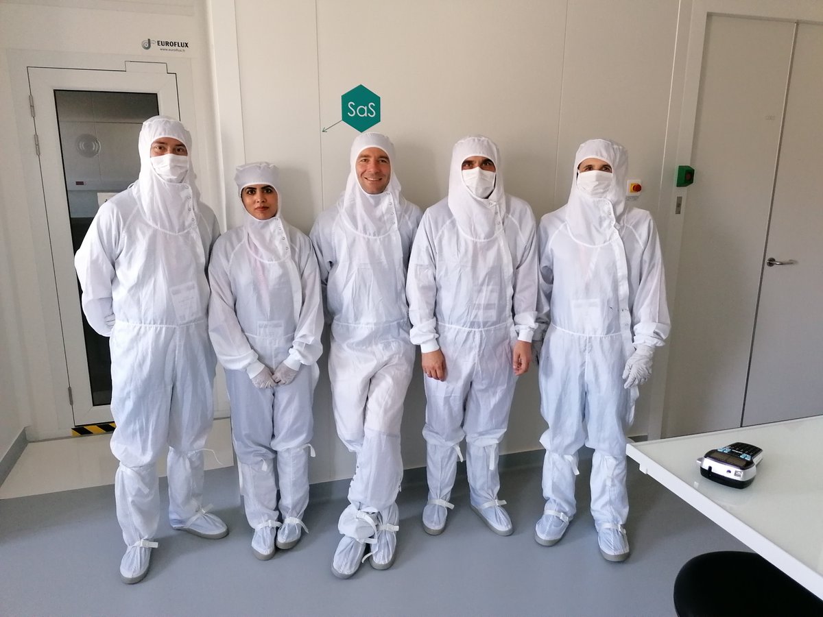 AdReNa_Lab's tweet photo. Lab visit at @LCPO_Bordeaux. Thanks to Prof Guillaume Fleury for showing us around these impressive facilities and looking forward to strengthening our ties. On picture: @Alberto_AlFe, @NumeraShf, Stefan, Guillaume & @JonMaiz. #blockcopolymers #nano https://t.co/fgXP4UhUZL