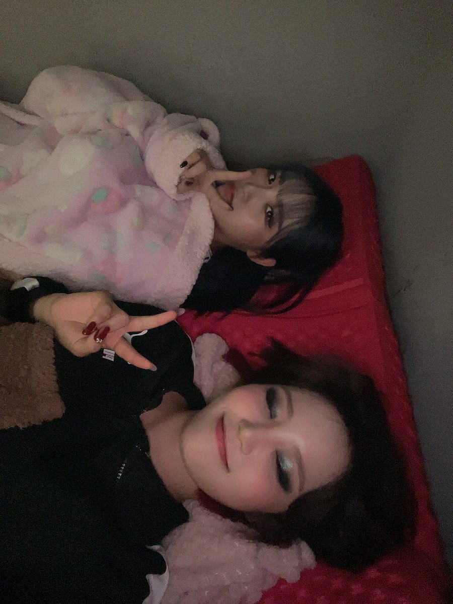 PF_Official_X's tweet image. [#핑크판타지_하린]

독뮤비때.... 비밀공간에서 둘이 쪽잠잤지롱😝

#하린 #HARIN #ハリン 
#핑크판타지 #PINKFANTASY 
#ピンクファンタジー