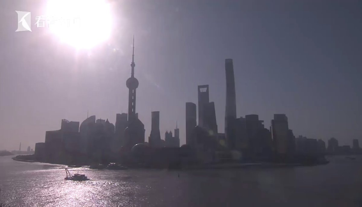 ShanghaiEye's tweet photo. Make each day your masterpiece. Morning～#shanghaithismoment #shanghai #lujiazui #highbuilding https://t.co/pFheEx6YET
