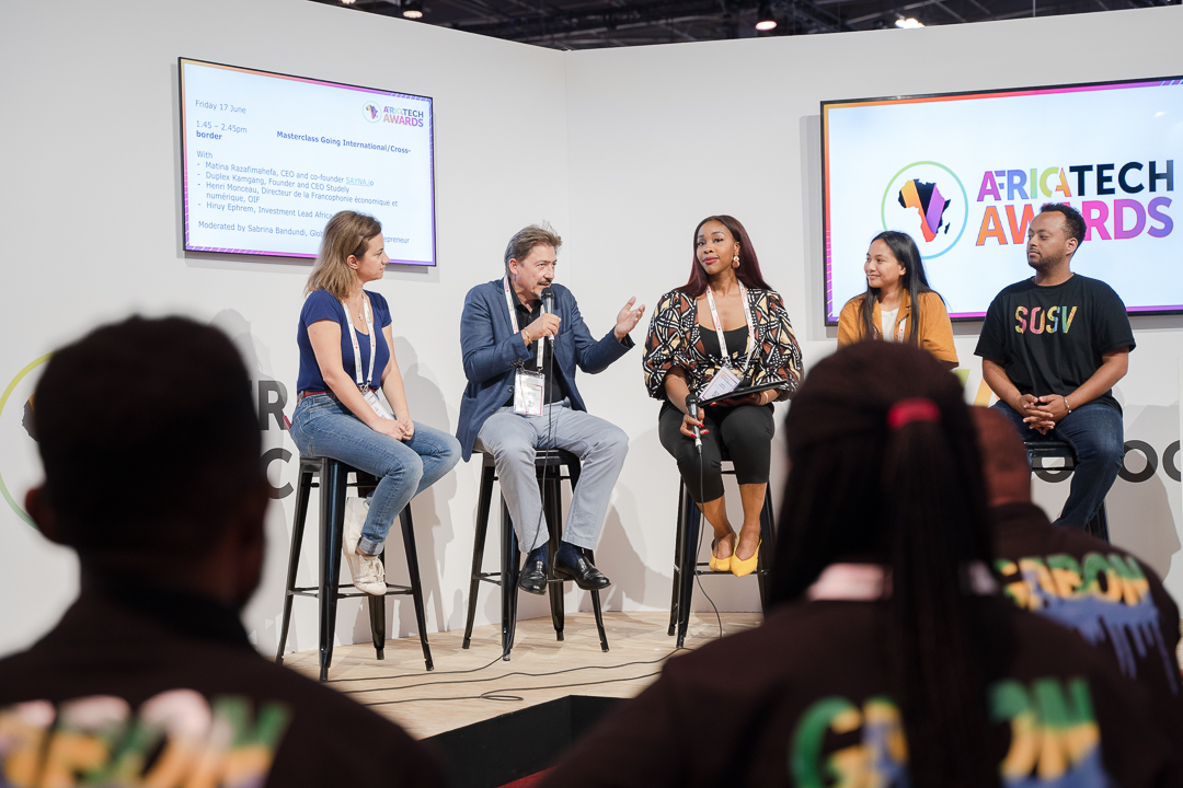 OIFrancophonie's tweet photo. Aujourd'hui @henrimonceau, Dir. de la #Francophonie #économique et #numérique à l'OIF, a pris part à un panel sur le développement des jeunes entreprises à l'internationale aux côtés de @LizYacoubNardin créatrice de @howMADryou et @RazafimahefaM fondatrice de #SAYNA à #VivaTech. https://t.co/4Z843kK25M