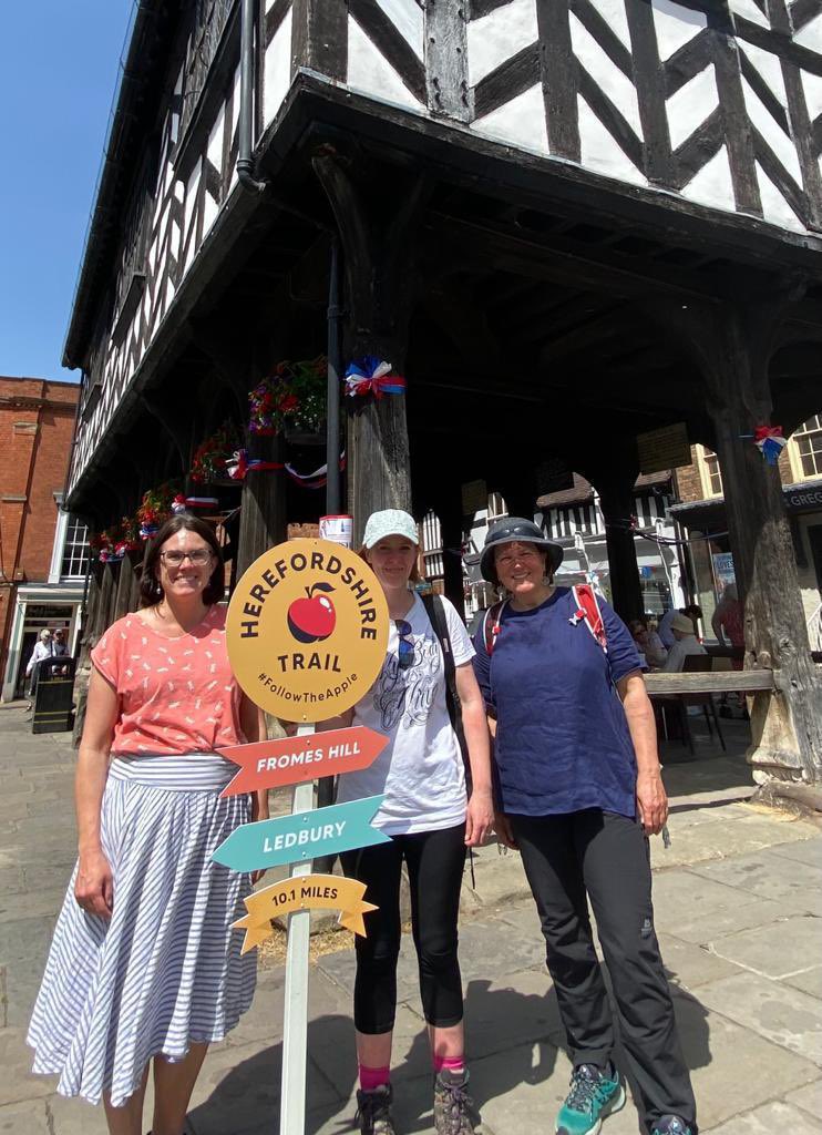 VisitHfds's tweet photo. Debbie from @OrphansPublish and @EllieChowns welcomed back to Ledbury at the end of section 15 by Chloe from @LedburyPoetry - #followtheapple 🍎 https://t.co/ZHTGOnsdOm