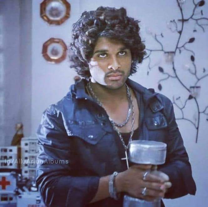 RolexForLife's tweet photo. Ee Tweet Kanipisthay Follow Cheyyandi...pakka follow back chestha ❤️
#Pushpa #AlluArjun https://t.co/OT5yhoVHqB