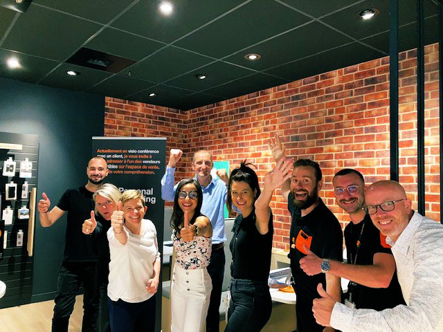 #desprosauservicedepros ! 
La fierté de labelliser la boutique de @orangebarentin une équipe de choc qui sait accueillir nos clients professionnels ! <a href="/oramandine/">Amandine Grandsire</a>  <a href="/CagnardArnaud/">Cagnard Arnaud</a> <a href="/isagracieux/">Isabelle Gracieux</a>  <a href="/delannoy_marie_/">Delannoy Marie Laure</a>  @vhannier <a href="/OlivierPERONNE/">Olivier PERONNE</a> <a href="/OrangePro/">Orange Pro</a>