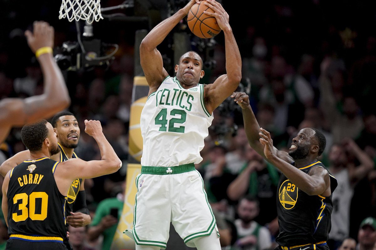 Loable el esfuerzo, el liderazgo y la profesionalidad de <a href="/Al_Horford/">Al Horford</a> en todo el camino con los <a href="/Celtics/">Boston Celtics</a>. Ojalá pueda tener otra oportunidad de pelear por un 🏆 de finales de la NBA. 👏🏻
