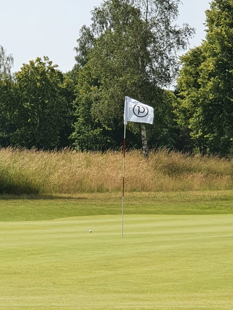 parnasse's tweet photo. Le Cercle @Parnasse a choisi le Golf de Chantilly pour organiser une compétition entre Membres. L'occasion pour les participants de se retrouver pour profiter d'une journée d'exception: déjeuner au Club House, compétition en Shot Gun, cocktail et remise des prix... https://t.co/sQZ1G2uhqp