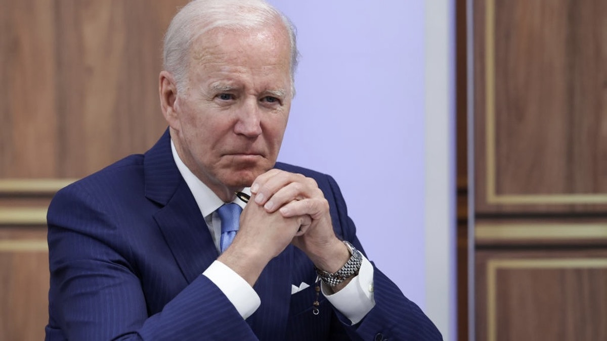 realDailyWire's tweet photo. Biden Claims Recession ‘Not Inevitable,’ Tells Americans They ‘Shouldn’t Believe’ Economist Warnings https://t.co/LLAjNI2G8w https://t.co/RaMYLbmhJB