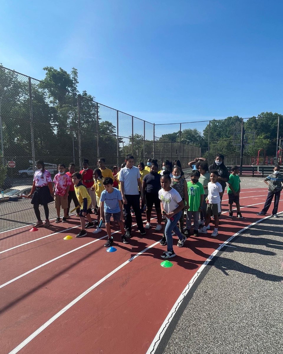 PS121x's tweet photo. Fifth grade field day 💥 🏃‍♂️ #Fieldday #nycschools #nycdoe https://t.co/79z4bKqo4w