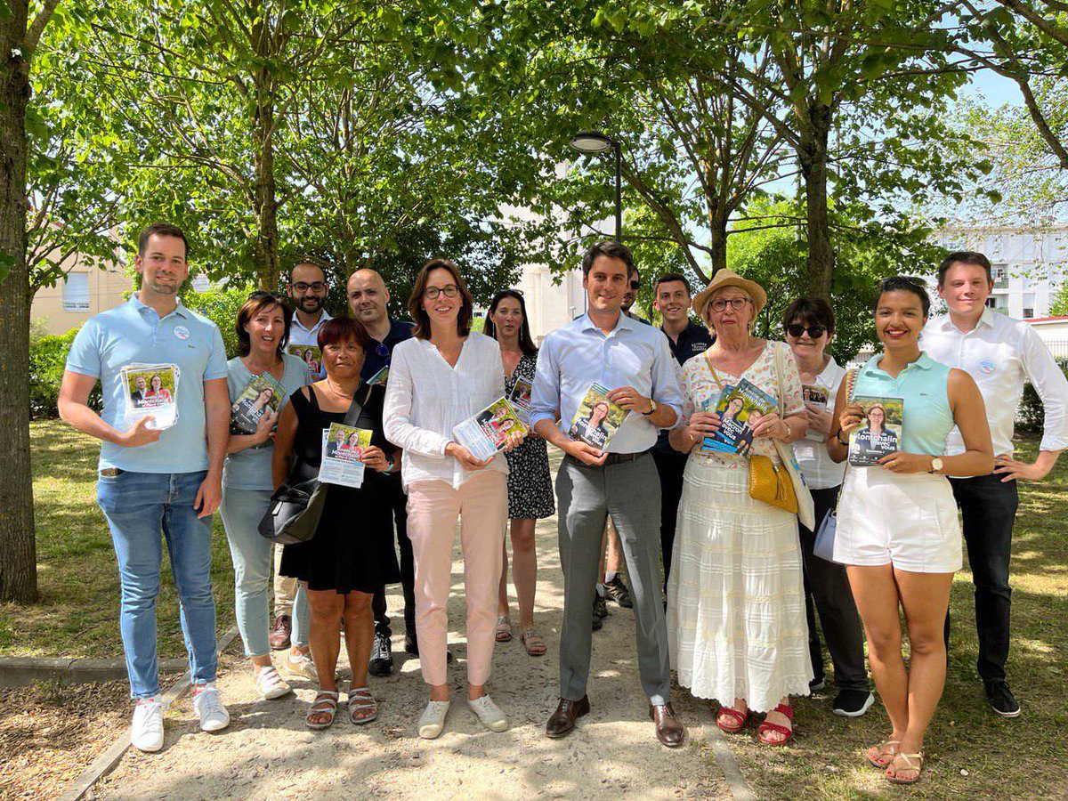 Merci cher <a href="/GabrielAttal/">Gabriel Attal</a> d’avoir répondu présent à Massy en ce dernier jour de campagne. Il y a 5 ans, nous avons été élus députés ensemble. Aujourd’hui nous continuons à porter ensemble l’action et le projet du Président.