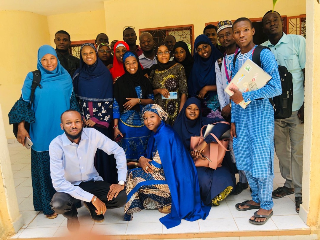 falher3's tweet photo. 100 jeunes de #Niamey #Dosso et #Maradi du programme #D_CLIC ont bénéficiés d'une formation en cartographie numérique #OSM sur les outils: #JOSM #OSMTracker #Mapsme #Qgis #Umap des nouveaux mappeurs👨💻👨💻 pour la mise à jour des données
du Niger Merci @Cipmen @OIFrancophonie https://t.co/SOZQoqM334