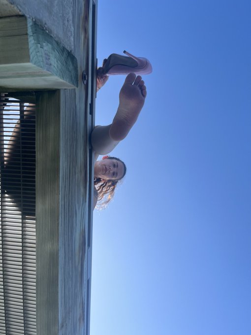 It&rsquo;s Feetsy Friday foot bois p.bfetshqueen on Snapchat #princessbrazda #femalefeet #FOOTFETİSH #islandgirl<a href="/tag/footfetish"class="tags"><span>#footfetish</span></a><a href="/tag/highheels"class="tags"><span>#highheels</span></a><a href="/tag/islandgirl"class="tags"><span>#islandgirl</span></a><a href="/tag/mistress"class="tags"><span>#mistress</span></a><a href="/tag/domme"class="tags"><span>#domme</span></a>