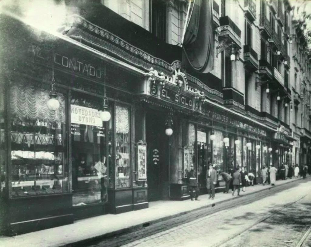 RetailerSpain's tweet photo. #retailvintage

GRANDES ALMACENES EL SIGLO
número 5 de la Rambla de los Estudios

#Barcelona https://t.co/JHGSy8wU0l