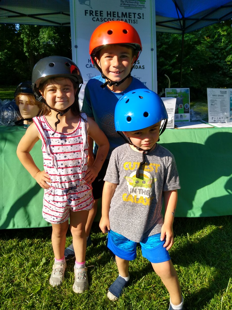 PTMA19454's tweet photo. We had another successful helmet giveaway in @NorthWalesBoro at the Food Truck and Music Event. They went like hotcakes! Thank you to all who came to our table to participate in bike safety. #bikes #bikesafety #PartnershipTMA https://t.co/yavR3AMcBV