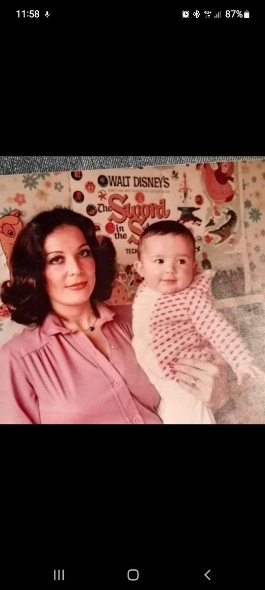 debbyta78's tweet photo. Ella es y será siempre mi papá mamá, la mejor del mundo la que hasta el día de hoy me cuida se preocupa de todo! Gracias por tanto por no darte por vencida a pesar de todo, feliz día pama ❤❤ #Buenosdiastvn https://t.co/ZmlXbwK3KH