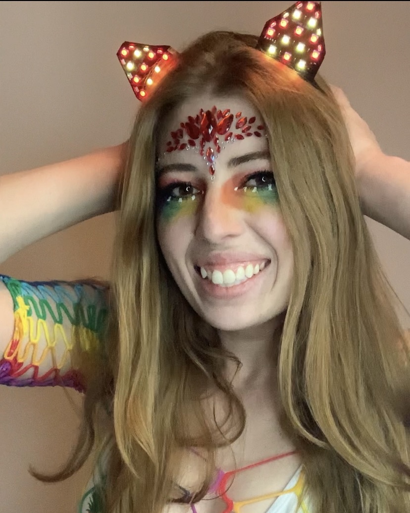 arcane_lights's tweet photo. Happy Pride!! 🌈 don’t ever be afraid to show off your true colours and spread love unapologetically 🏳️‍🌈 

📸 IG: @pballzie 

#arcanelights #pride #pridemonth #ledcatears #catears #festivalfashion #cosplayaccessory  #arcanecatears #catearsgirl https://t.co/BaeEysyUoD