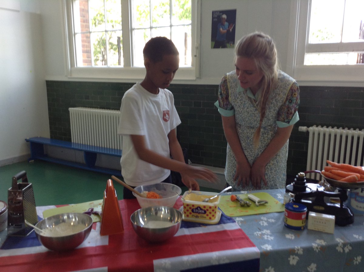 RFitzroyAcademy's tweet photo. At @RFitzroyAcademy we love to enrich our curriculum with extra opportunities to explore our learning. This week, #year6 loved their WW2 themed workshop. Thank you @Splattheatreco #vangoghclass #achildswar @Cornerstonesedu https://t.co/VyichbJavj