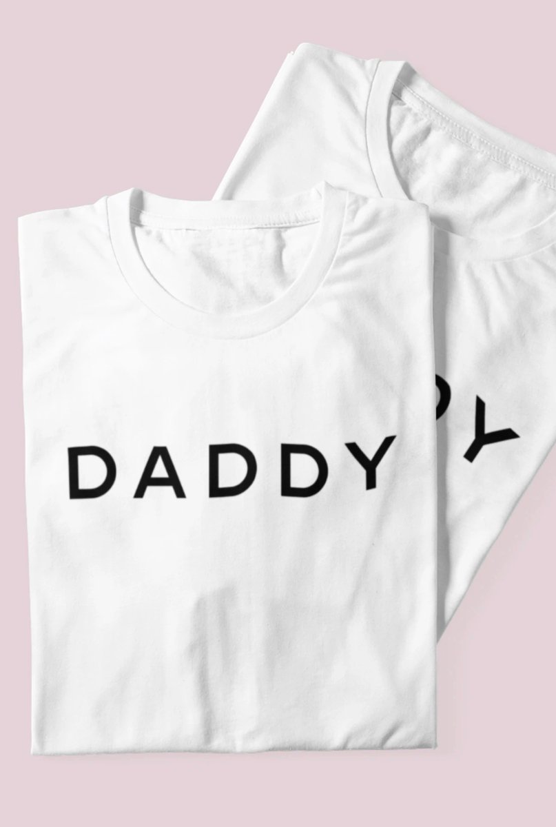 forimpacters's tweet photo. Celebrating Father's Day this weekend with our eco friendly 'Daddy' tee made of 100% Organic Cotton! 💜

Brushed with a great hand for a soft feel, this tee is a great way to celebrate Dad's everywhere! 🌳

📲 Shop https://t.co/Aala5FbRdQ! https://t.co/t8YIuSqZeT