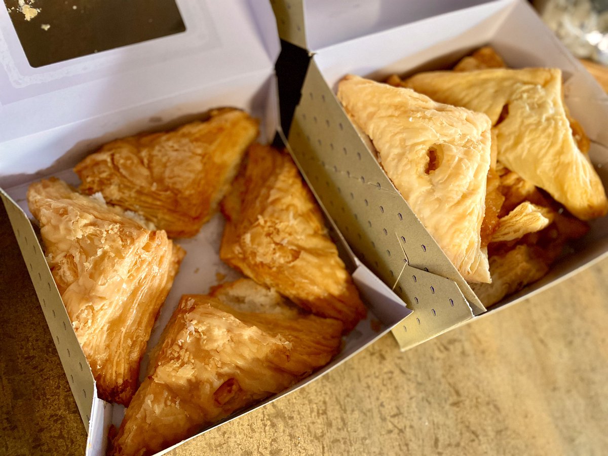 ashtsuji's tweet photo. Mahaloz Goya’s for the @Zippys Napples 😋
#dessert #snack #zippys #napples #food #hilo https://t.co/KTnRbeYJfz