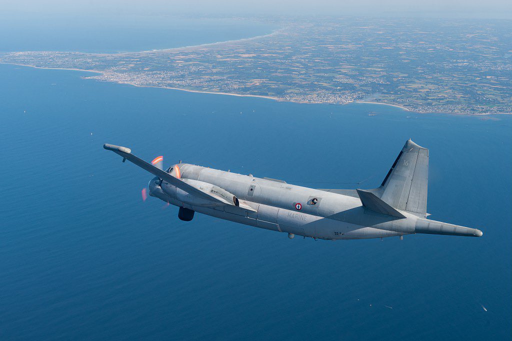 CEMM_FR's tweet photo. Au nom de l'académie de Marine, j'ai remis à Éric Trapier, PDG de @Dassault_OnAir, le prix Ingénieur Général Bloch pour sa contribution au succès de l'aviation de Patrouille maritime. 
A l'heure où les ATL 2 std6 font leurs preuves en opérations ce prix récompense l'excellence 🇫🇷 https://t.co/X1bqYNoiEZ